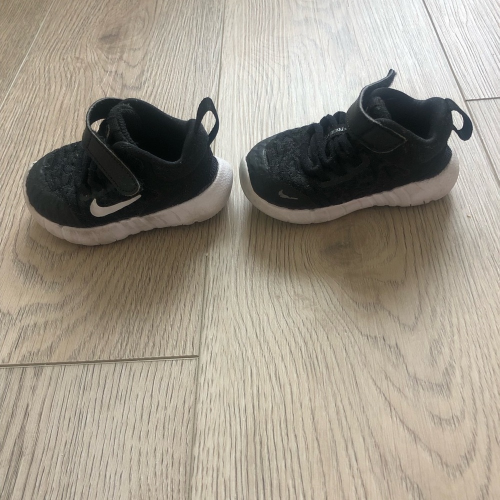 Nike Free RN 2021 Baby Sneakers color Black Toddler size 4 - Picture 5 of 11